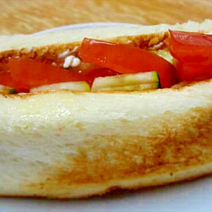 こんがりトーストの野菜サンド